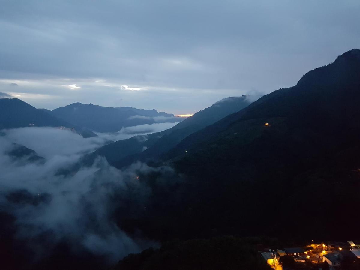 拉拉山周家渡假旅館 Hualing Exterior foto